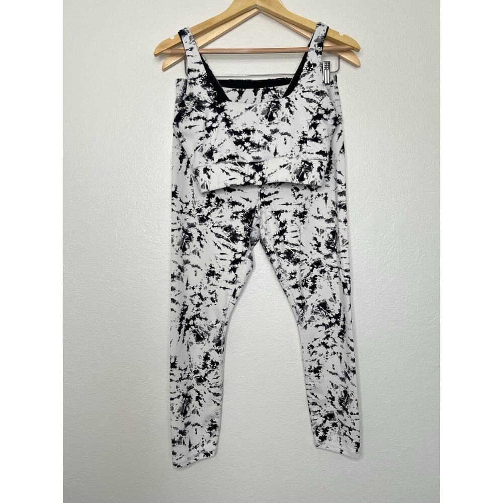 IVL Collective Black White Print Workout Set Size 10